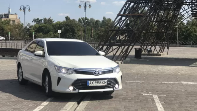 Фото 3 - Toyota Camry