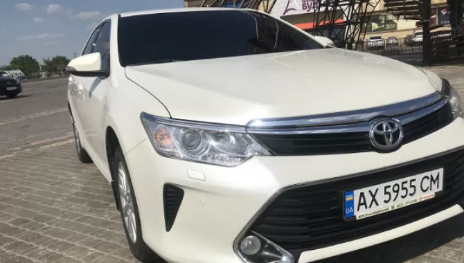 Фото 4 - Toyota Camry