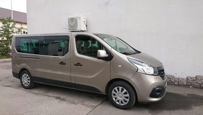 Фото 2 - Renault Trafic