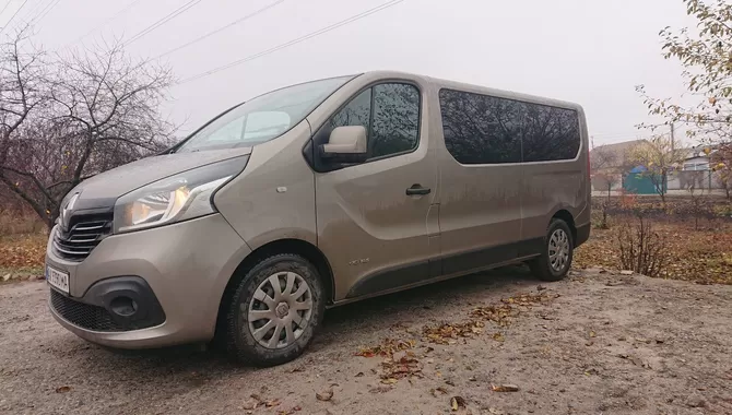 Фото 4 - Renault Trafic
