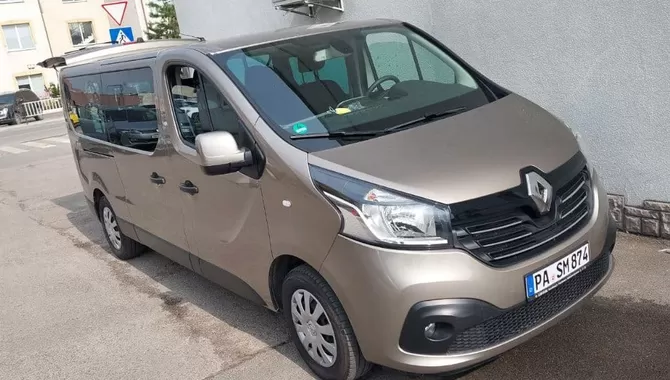 Фото 8 - Renault Trafic