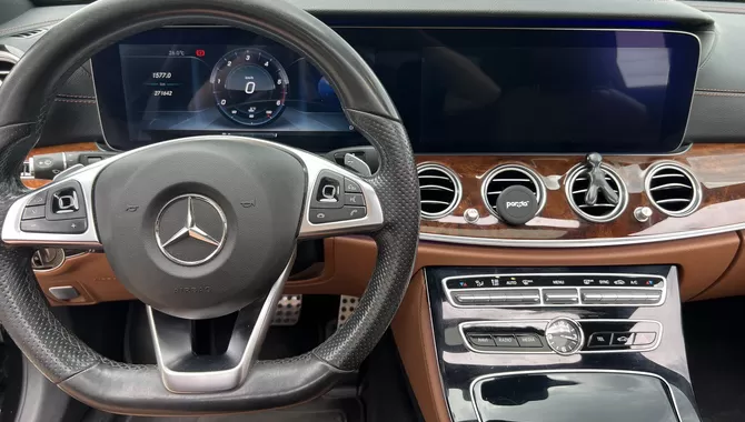 Фото 8 - Mercedes E-Class