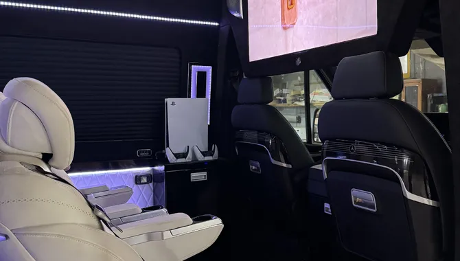 Фото 4 - Mercedes Benz VIP Shuttle